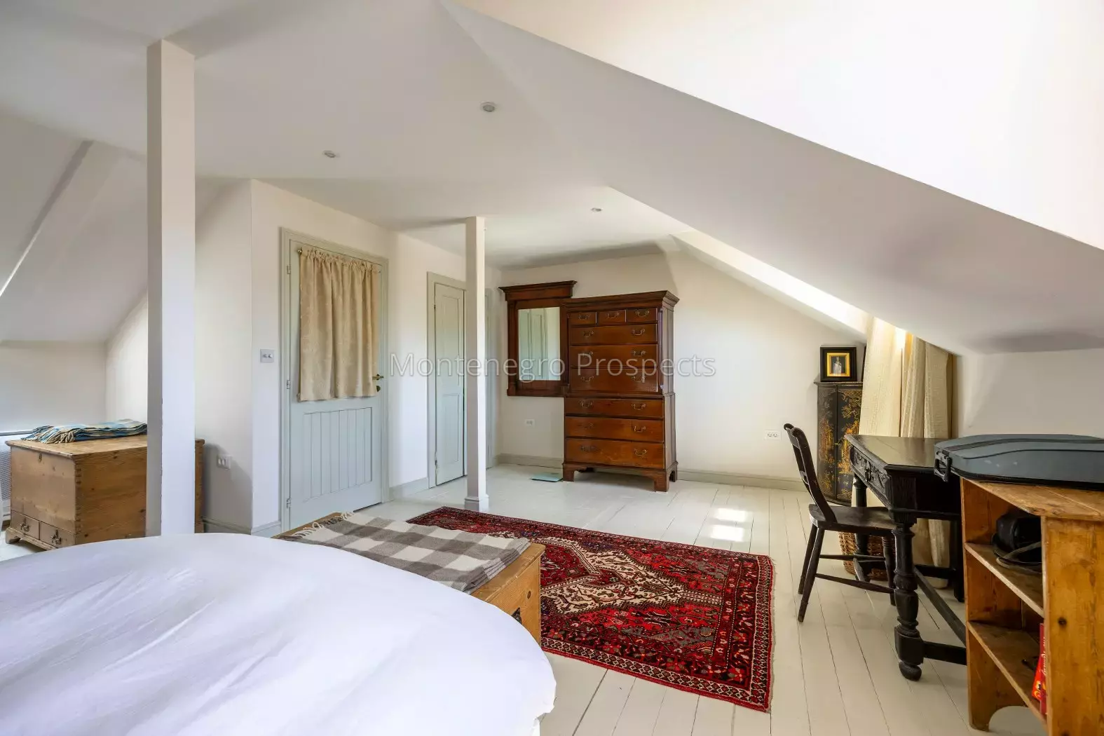 14167 stone house in kamenari 50 1575x1050