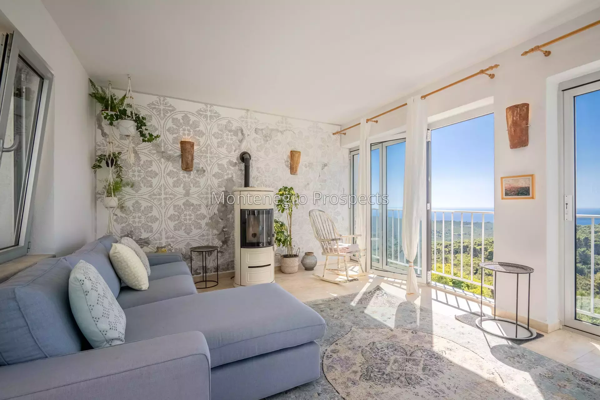 14168 lustica vila for sale 19.jpg