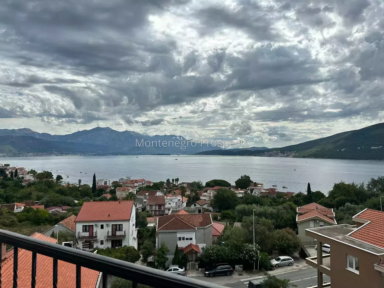14172 djenovici apartment with sea views 31.jpg