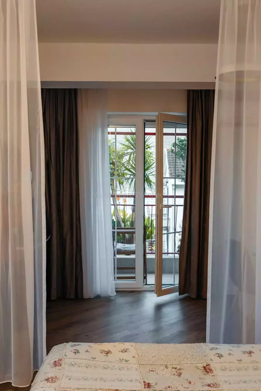 14193 apartment in kumbor 9