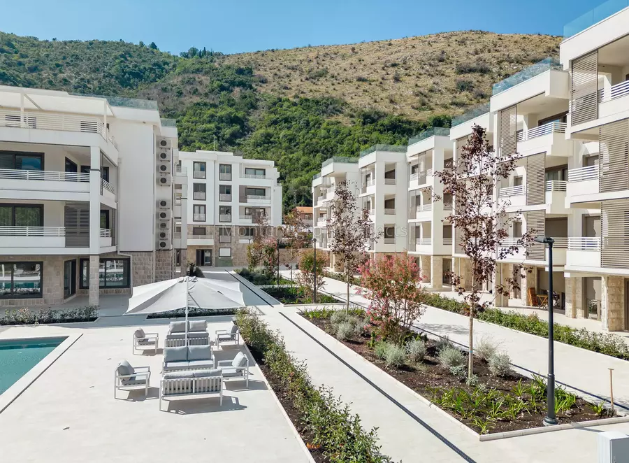 18028 riverside apartments 6