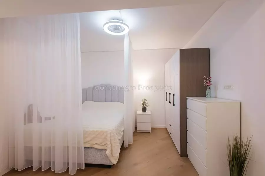 14193 apartment in kumbor 1