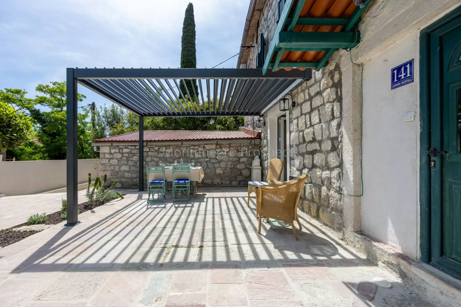 14167 stone house in kamenari 12 1575x1050