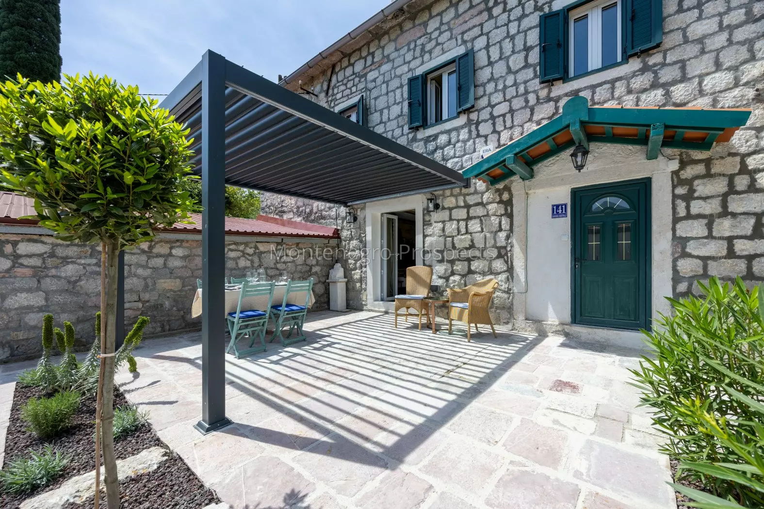 14167 stone house in kamenari 13 1575x1050