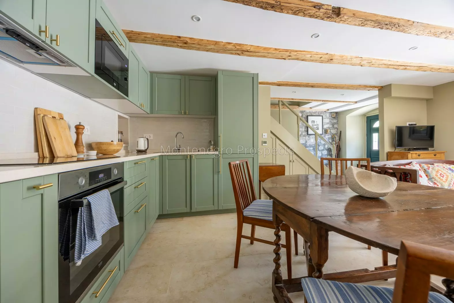 14167 stone house in kamenari 31 1575x1050