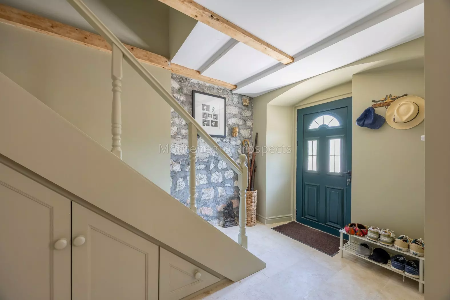 14167 stone house in kamenari 38 1575x1050