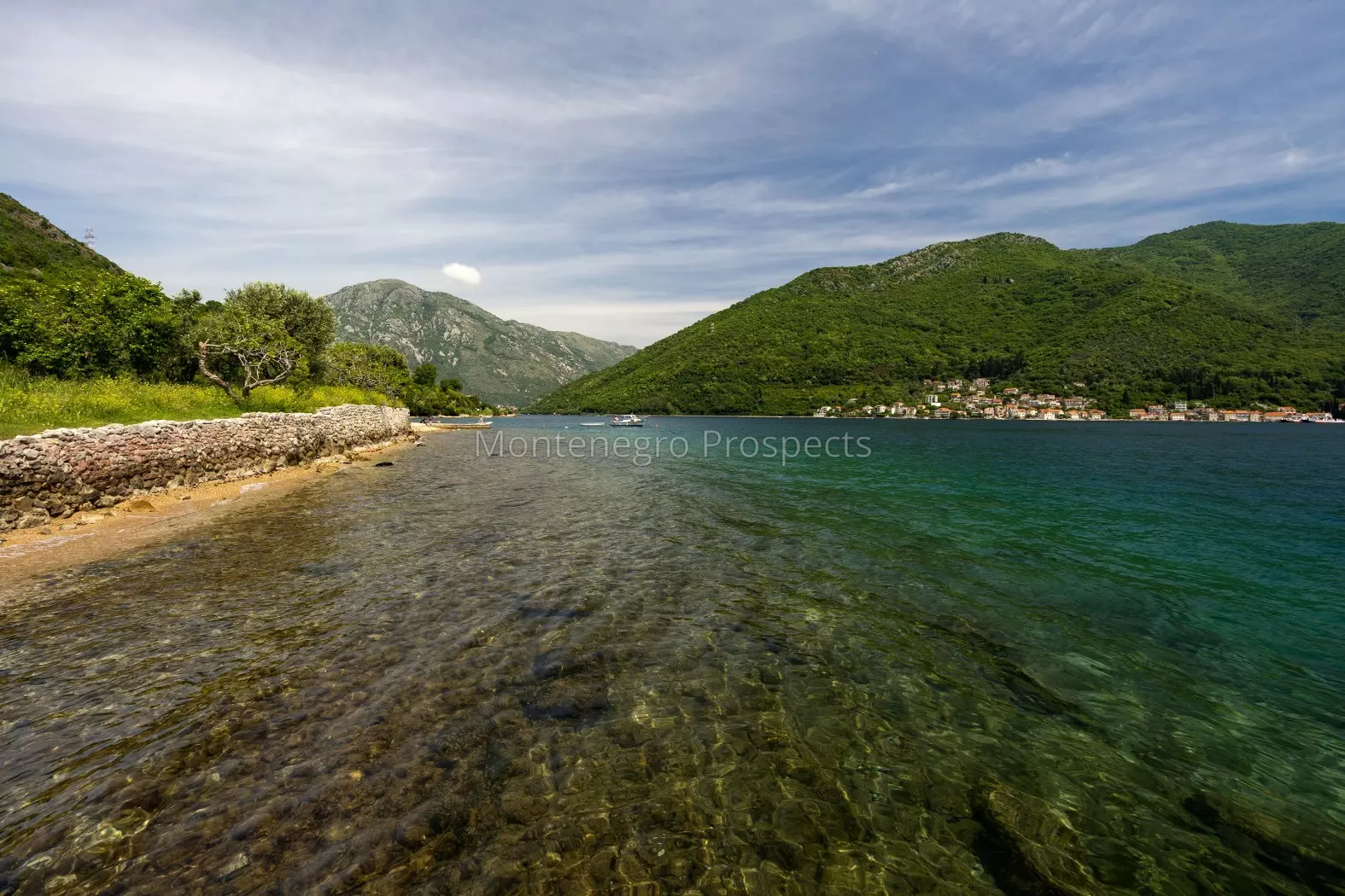 14167 stone house in kamenari 4 1575x1050
