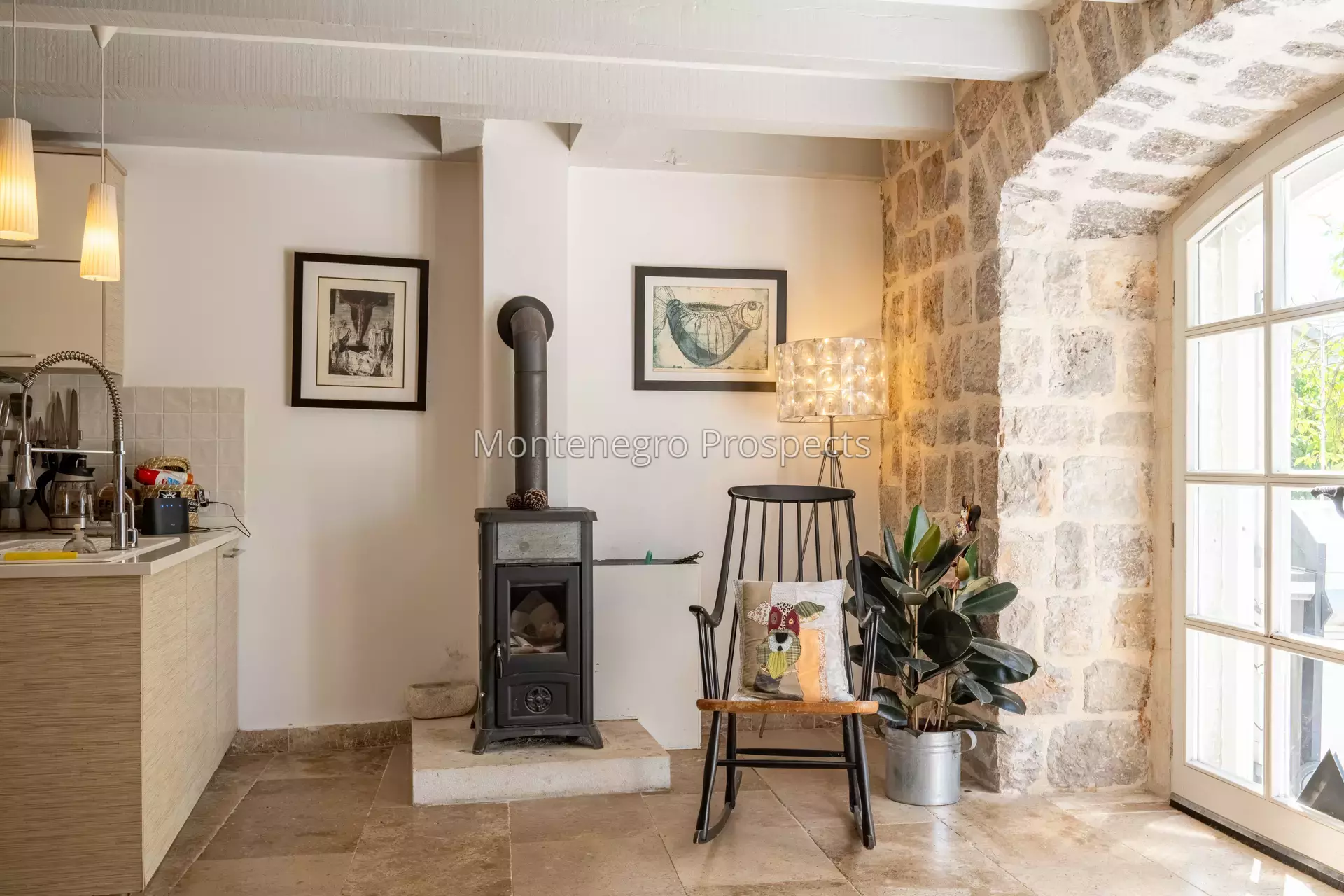 14168 lustica vila for sale 32.jpg