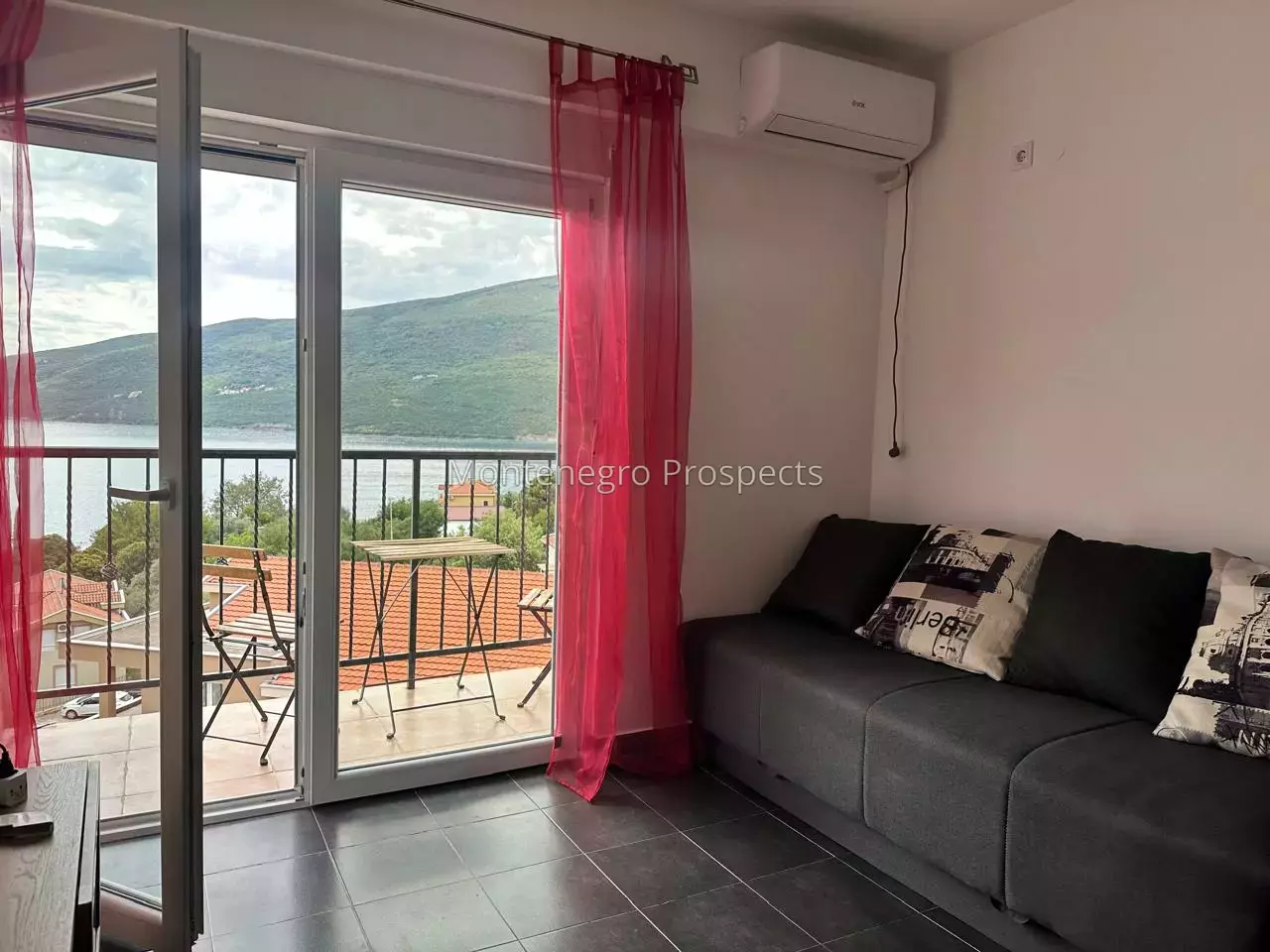 14172 djenovici apartment with sea views 18.jpg