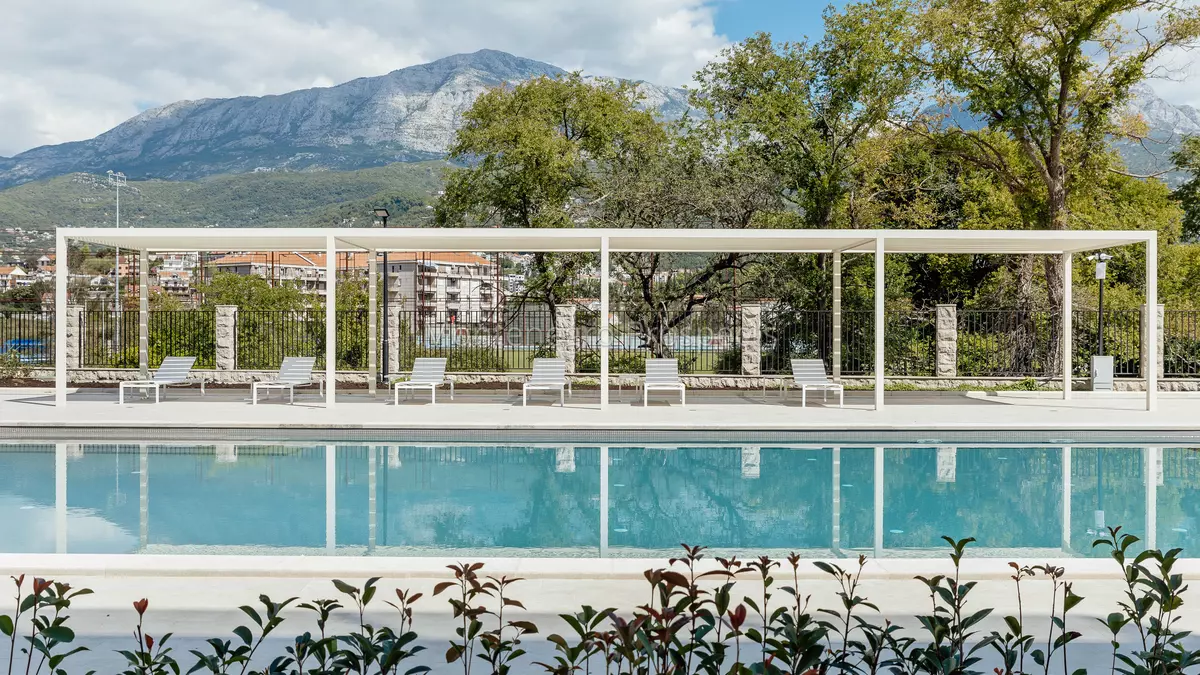 18028 riverside apartments 20