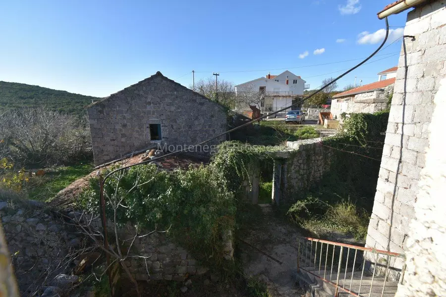 2074 stone ruin in lustica 11