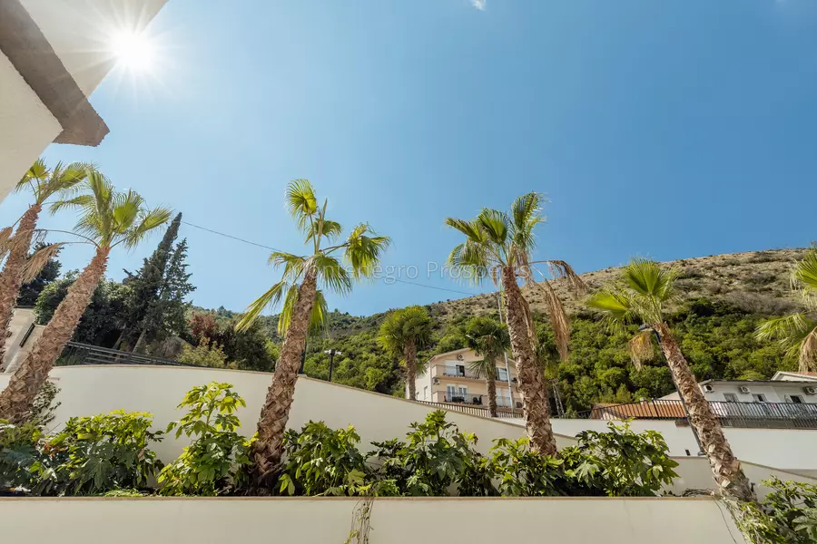 18028 riverside apartments 13